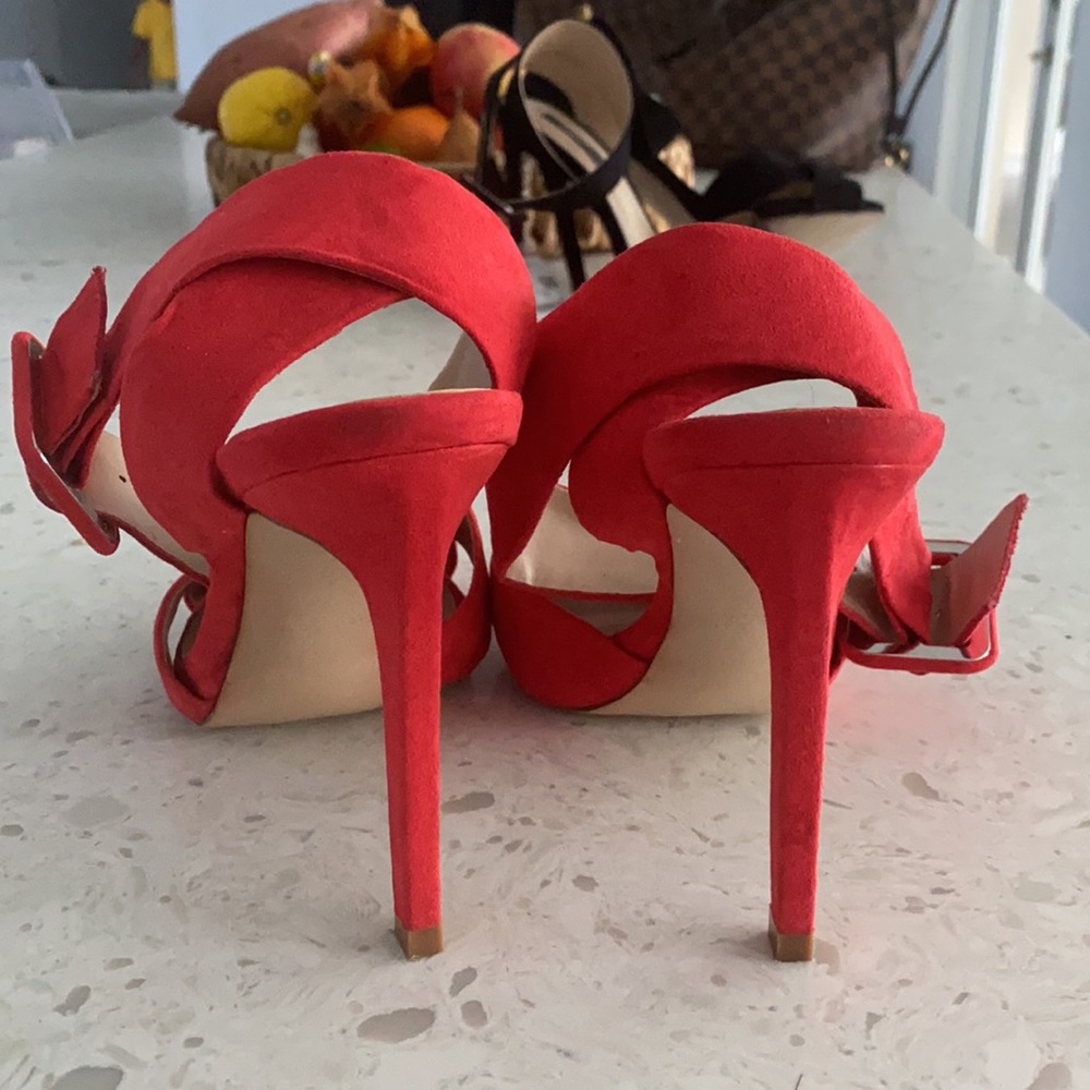 Strap heels - Picture 3 of 3